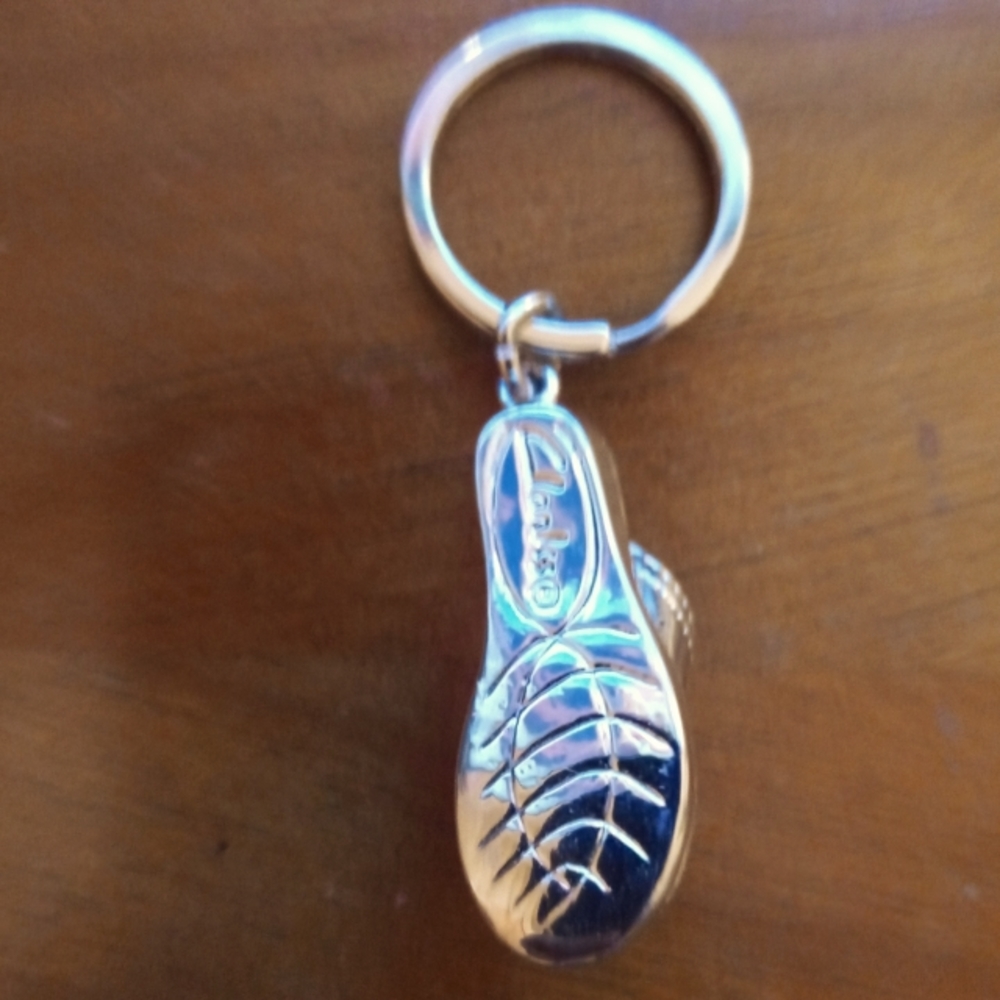 Clarks Keyring - Picture 3 of 3